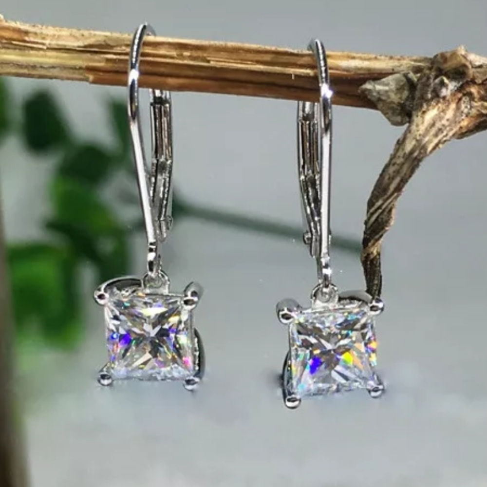 Exquisite .925 Sterling Silver CZ Dangling Earring